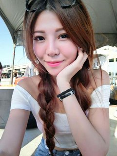 Hong Yani (Ya Nini) profile