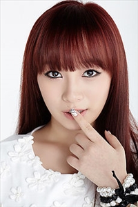 Kang Min-hee (Kang Min Hee) profile