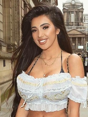 Chloe Khan (Chloe Khan) profile