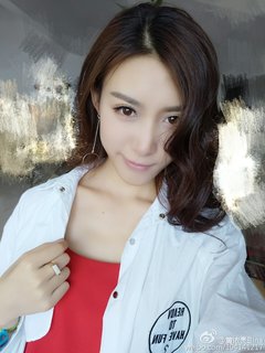 Huang Yiling (Elina) profile