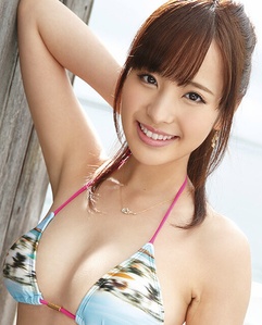 Kana Momonogi