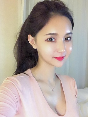 In ™ ”ì • (Hwa Jeong) profile